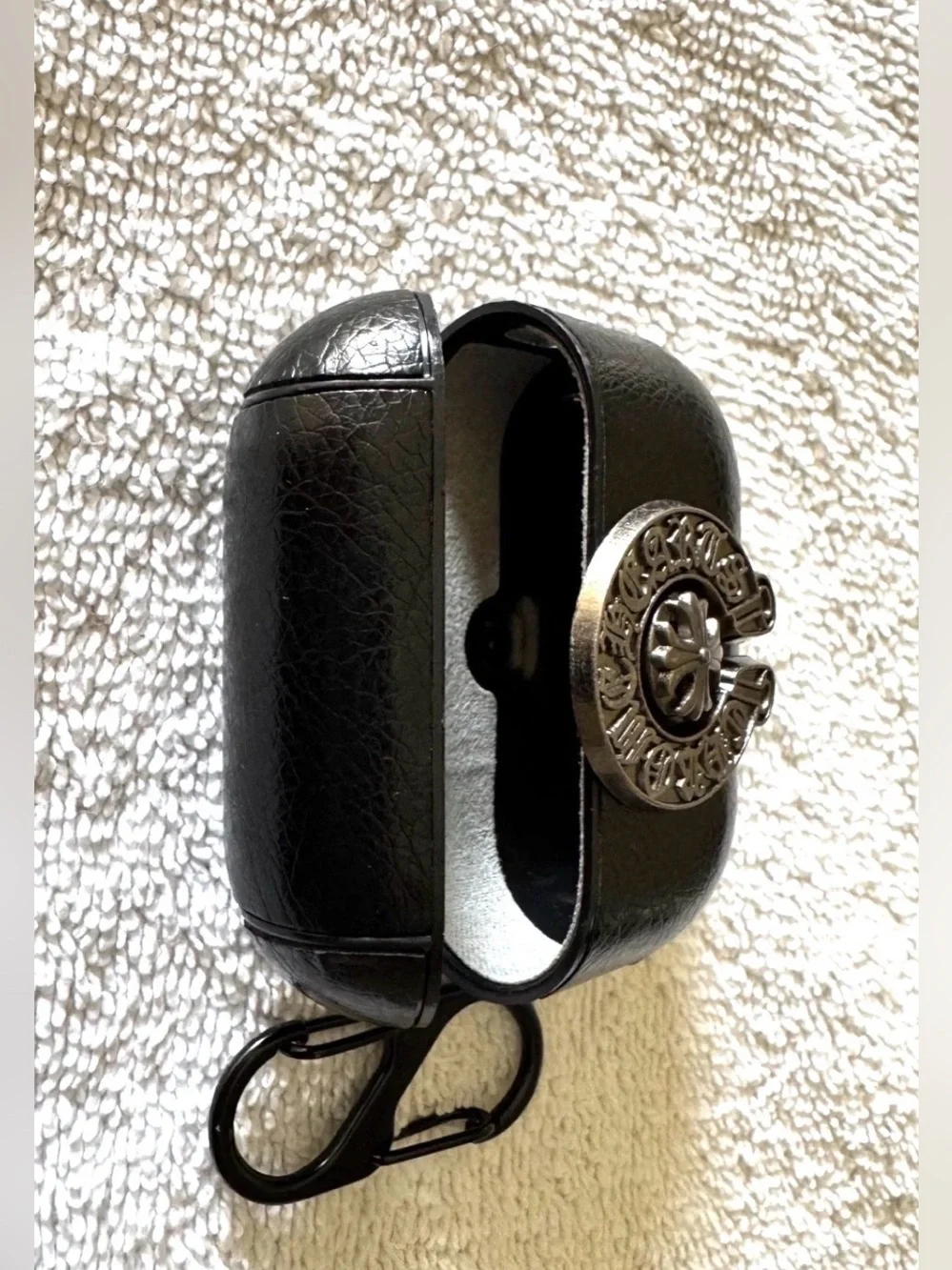 AirPods PRO 2 case with S Clip in the style of Chrome Hearts